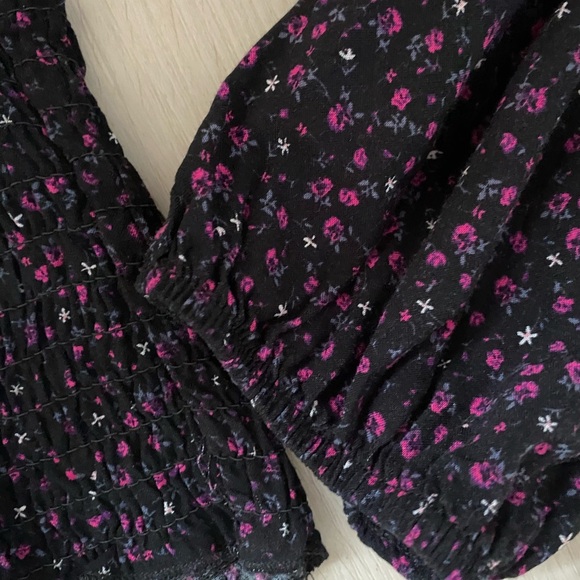 Wild Fable Mock Neck Floral Top - Picture 6 of 8